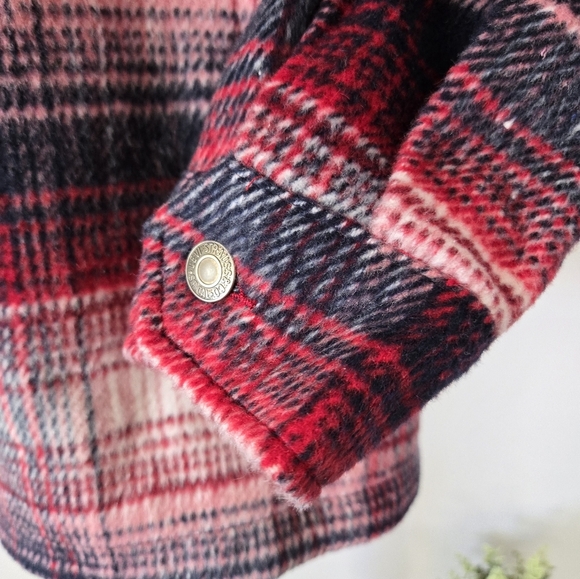 Levi's Red and Black Utility Jacket with Relaxed Fit and Long Sleeves - Picture 7 of 16